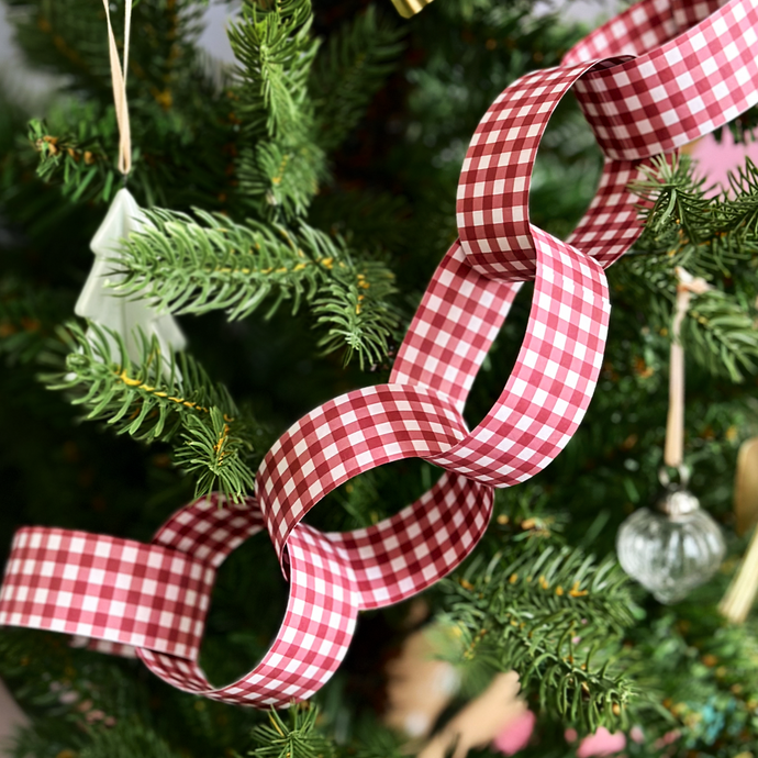 Red Gingham Christmas Paper Chains Garland Kit